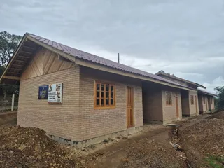 Casas com tijolo ecológico